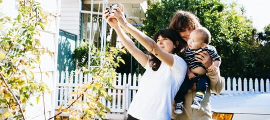 Se proprio volete mettere le foto dei vostri bimbi sui social almeno seguite questi consigli