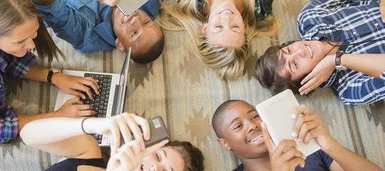 Così l'uso continuo dello smartphone sta rovinando i ragazzi americani