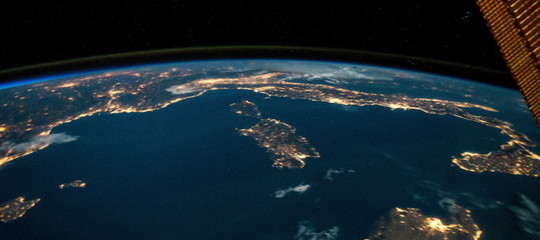 Paolo Nespoli twitta una foto dallo spazio. E questa volta dell'Italia