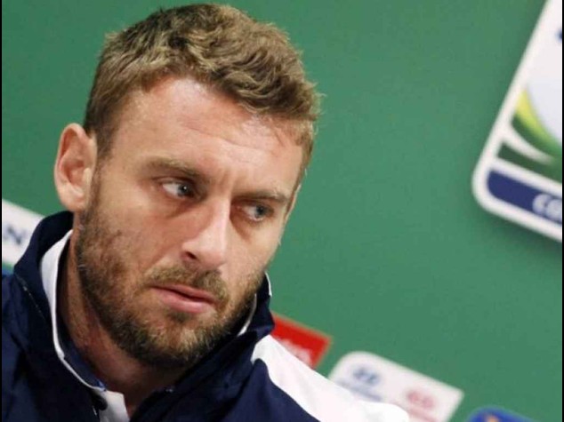 Rubata la Smart di De Rossi, ma il ladro si schianta contro un muro