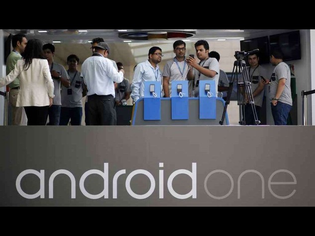 Google lancia in India smartphone low cost da 105 dollari