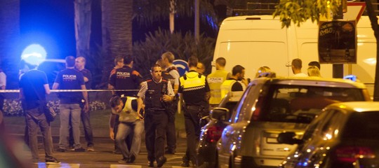 Barcellona, Farnesina: "Le vittime italiane sono due"