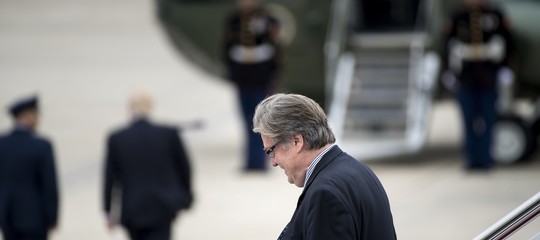 Bannon torna a casa ma attacca. "La presidenza Trump è finita"