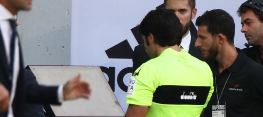 Il 'videoarbitro' debutta e assegna subito un rigore contro la Juve