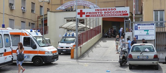 Cosa sappiamo del ragazzo in codice rosso morto in ospedale dopo 4 ore di attesa