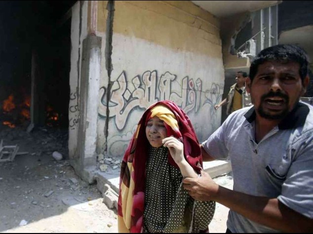 Domenica di sangue a Gaza In un giorno 100 morti