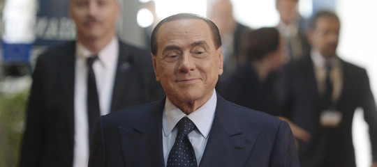 Euro: Commissione Ue boccia proposta Berlusconi, no a moneta parallela