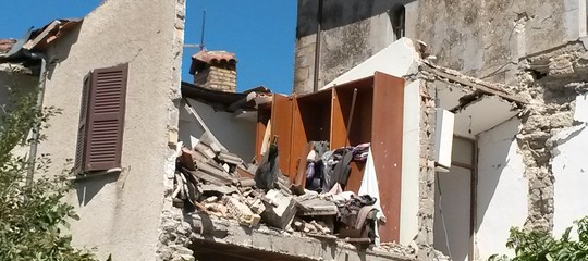 Accumoli un anno dopo è un borgo fantasma, qui la storia si è fermata