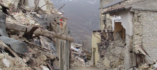 Accumoli un anno dopo è un borgo fantasma, qui la storia si è fermata