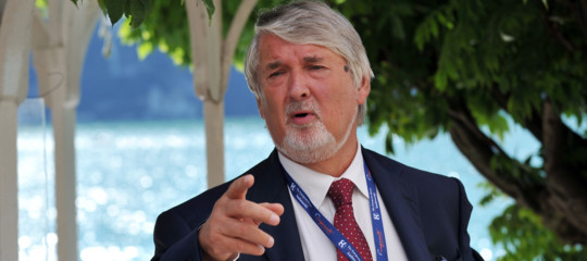 La strategia di Poletti per il lavoro, bonus giovani e clausola antilicenziamento