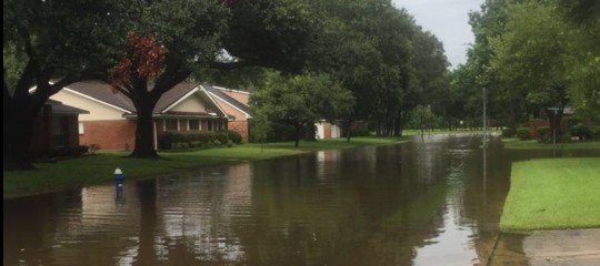 Salvarsi dall'uragano Harvey usando le mappe (collettive) di Google