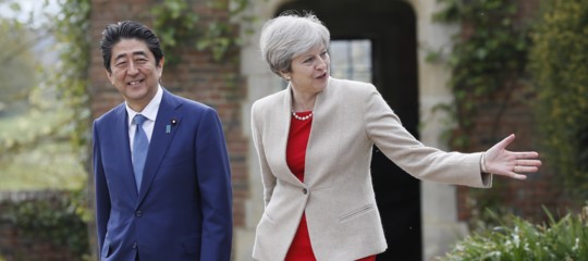 Ora la Brexit complica persino l'accordo commerciale tra Londra e Tokyo