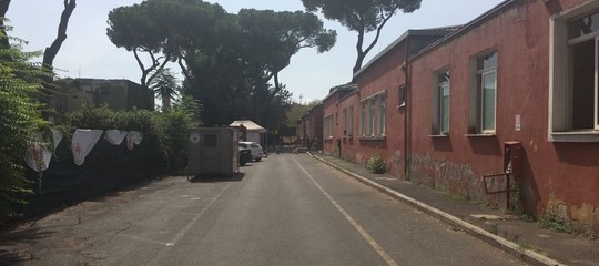 "L'eritreo accoltellato da un altro immigrato, non da mio figlio"