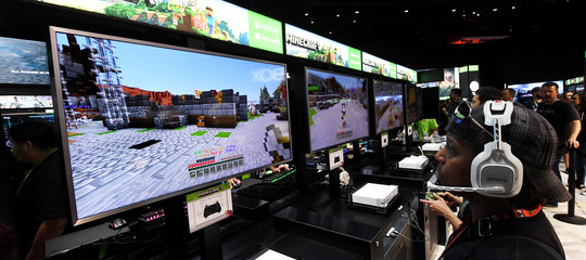 Anche la Lego è andata in crisi per la concorrenza digitale. Ora c'è Minecraft