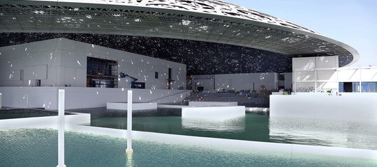 Che sorprese ha in serbo il Louvre di Abu Dhabi? Viaggio in un museo unico nel mondo arabo