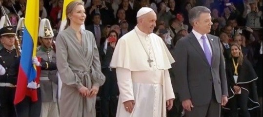 Francesco in Colombia porta la pace (si arrendono anche i narcotrafficanti)