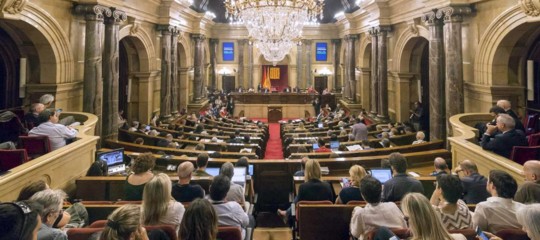 La Catalogna indice il referendum e fa infuriare Rajoy. Cosa succede adesso?
