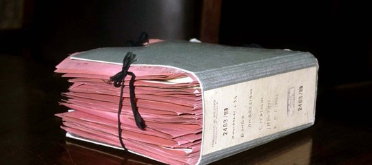 Un decreto cambia il modo di fare le intercettazioni, ecco le frasi che non leggeremo più