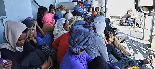 Sbarchi migranti: superata quota 100.000