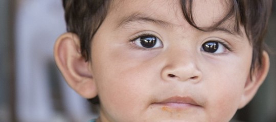 C'è un bambino che sta facendo spazientire i fan del muro di Trump con il Messico