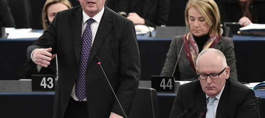 Ue: Juncker, serve ministro Economia e Finanze per eurozona