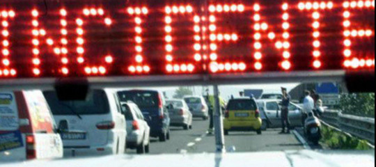 Come Raggi intende risolvere il problema delle buche a Roma