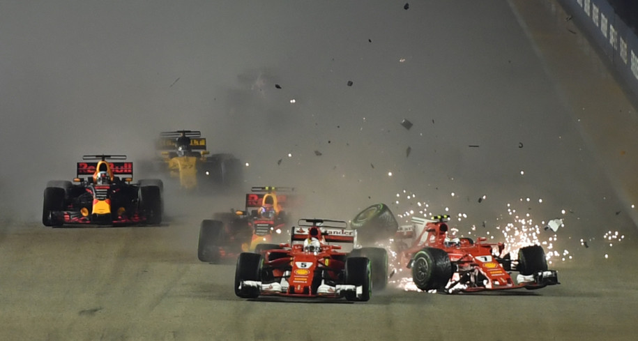 Pronti, partenza, crash! La gara delle Ferrari dura una ...