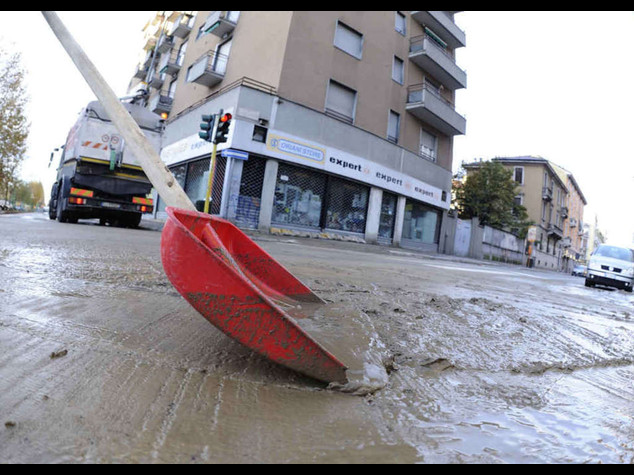 Maltempo: Lombardia chiede stato emergenza, 4 morti 650 evacuati - Video