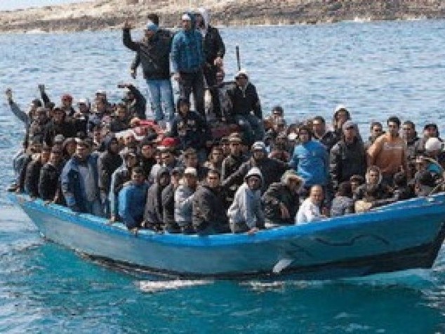 Immigrati: Ue fa quadrato su agenda ma la Libia minaccia, "pronti al fuoco"