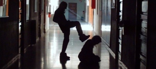 Crolli, vandalismo, sporcizia: come sta la scuola italiana?