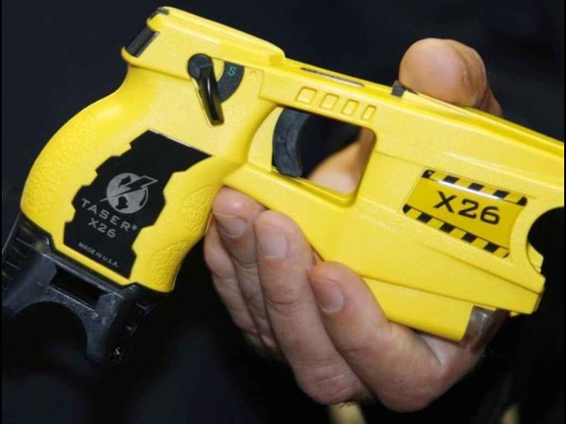 Pistola elettrica alla polizia, ok Garante per le telecamere