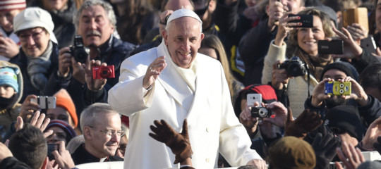Papa: La corruzione è il tarlo della politica
