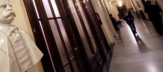 Una ragazza stanca di lavorare gratis ha fatto scoppiare una 'parentopoli' alla Camera