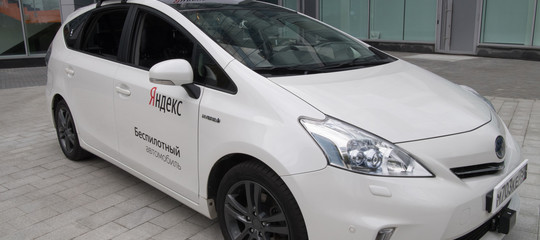 Il nodo è la sicurezza, ma l'auto a guida autonoma farà risparmiare il 50% dei costi