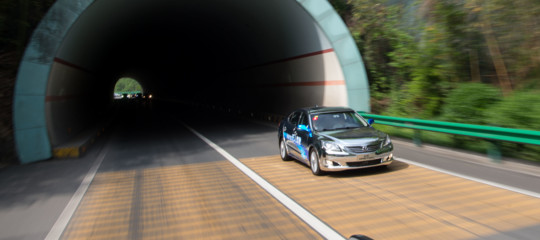 Il nodo è la sicurezza, ma l'auto a guida autonoma farà risparmiare il 50% dei costi