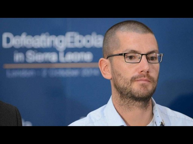 Ebola: sopravvissuto britannico contro i Band Aid, "imbarazzante"