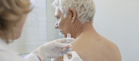 Quasi metà degli over 50 sottovaluta i rischi dell'influenza