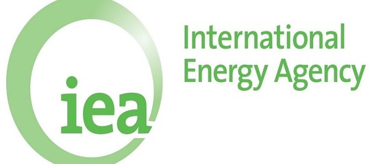 Petrolio: Aie mantiene previsioni crescita domanda per 2017-2018