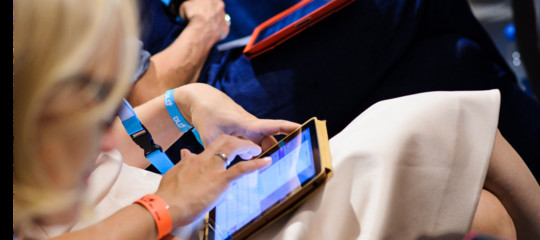 Gli smartphone ci rendono stupidi?