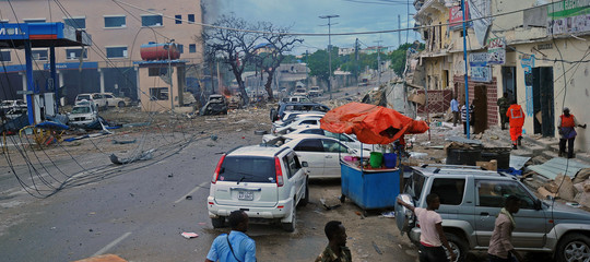 Somalia: attentato nel centro di Mogadiscio, almeno 20 morti
