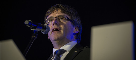 Catalogna: Puigdemont chiede incontro Rajoy e 2 mesi dialogo