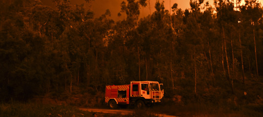 Portogallo: almeno 20 morti negli incendi, villaggi circondati