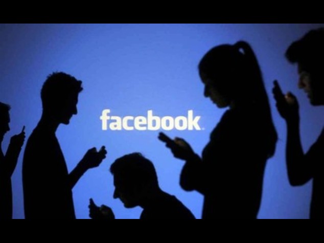 Facebook lancia la sfida a LinkedIn, apre il profilo 'professional'