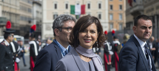 Consigli non richiesti a Boldrini e Fedeli sulla scuola di fake news