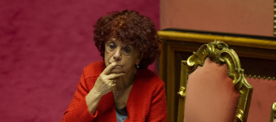 Consigli non richiesti a Boldrini e Fedeli sulla scuola di fake news