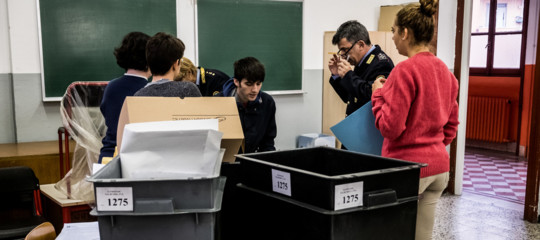 Referendum: criticità del sistema di voto, solo oggi i dati in Lombardia