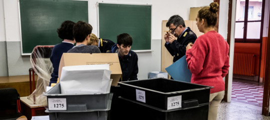 Caos voto elettronico in Lombardia, conferenza stampa spostata
