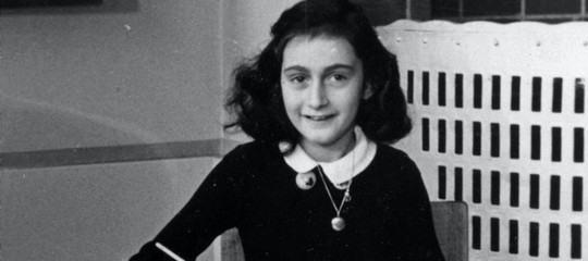 Il meraviglioso cuore di Anna Frank in 10 tweet
