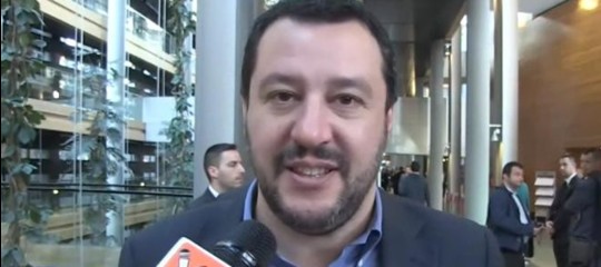 Salvini vuole una Lega senza più la parola Nord, ma Bossi è una furia