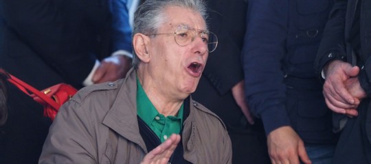 Bossi contro Salvini: un imbroglio togliere "Nord" dal simbolo della Lega